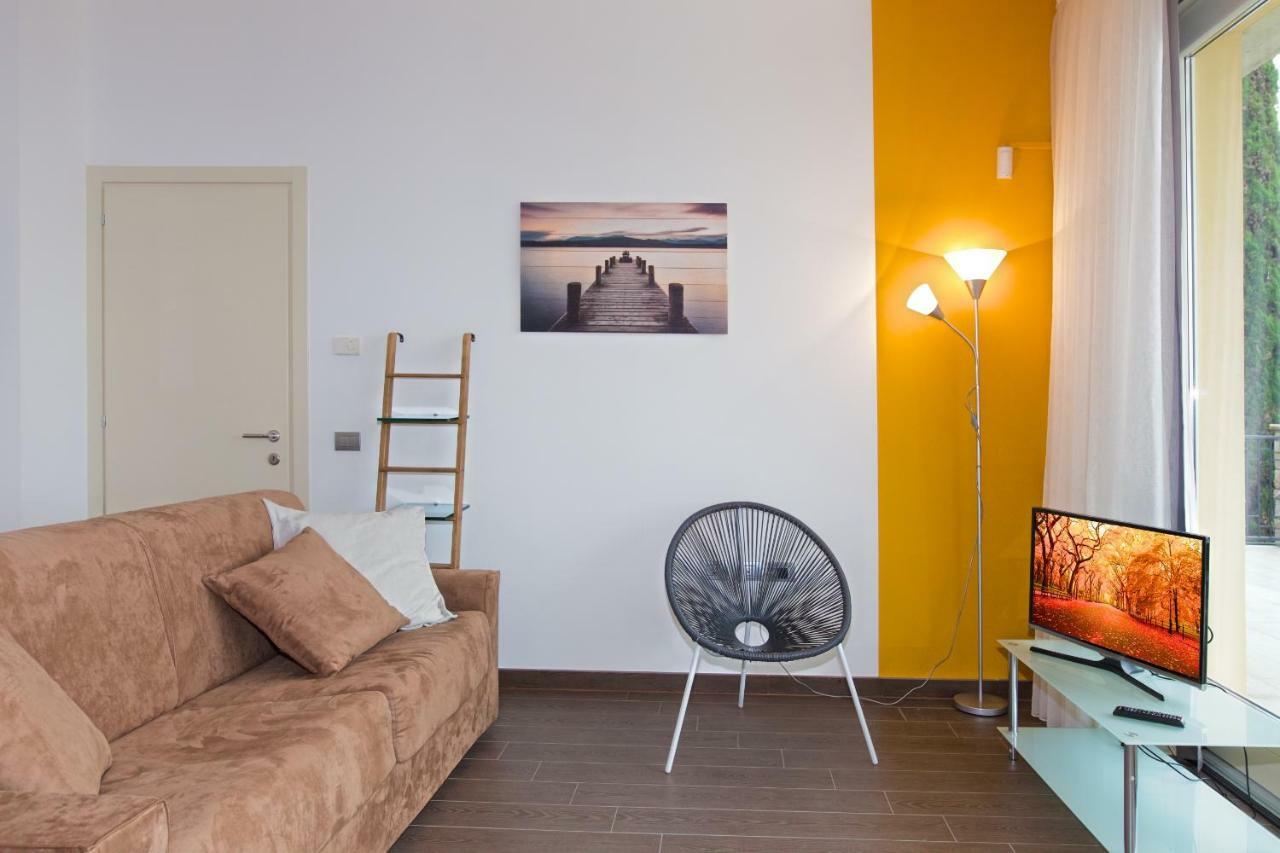 טוסקולנו מדרנו Residence Virgilio מראה חיצוני תמונה
